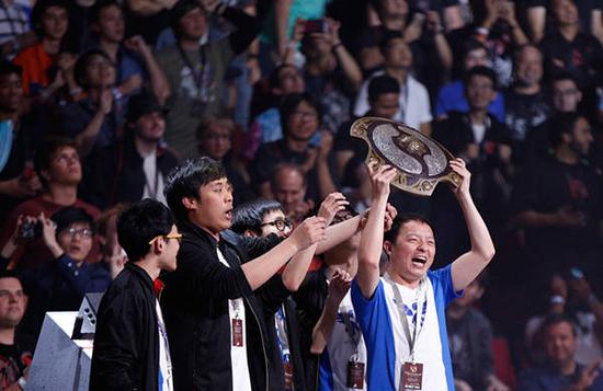 米哈游进军MOBA市场的战略分析